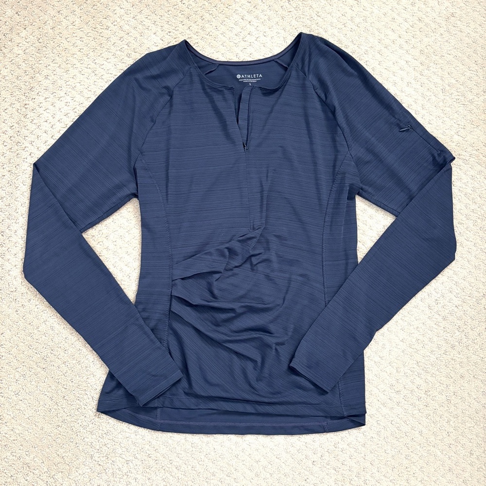 Athleta Blue Long Sleeve Athletic Top Ruched Detail Thumb Holes Women’s Sz Large